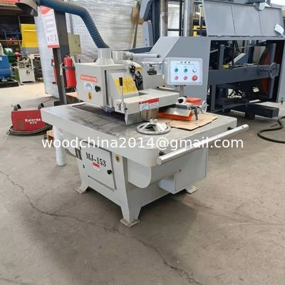 Tinggi Precision Single Blade Straight Line Automatic Rip Saw pemotongan tepi yang optimal