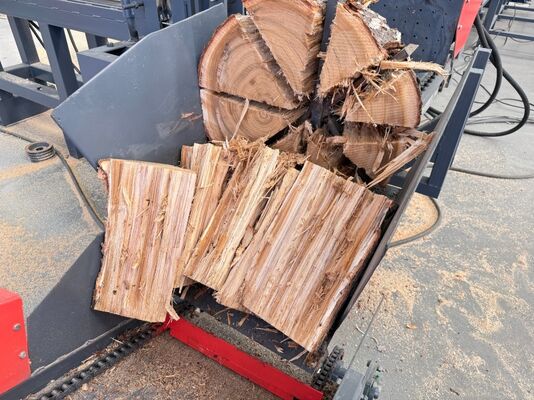 Prosesor kayu bakar otomatis penuh 50 ton untuk pemisahan diameter log 600 mm