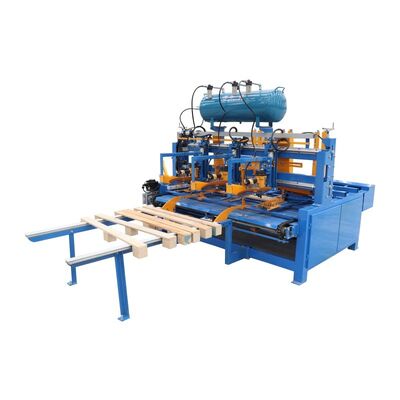 Heavy Duty Wooden Pallet Manufacturing Machine Featuring Robust Build and Precise Cutting Technology for Pallet Making (Mesin Produksi Palet Kayu Tugas Berat Dengan Bangunan yang Kuat dan Teknologi Pemotongan yang Tepat untuk Pembuatan Palet)
